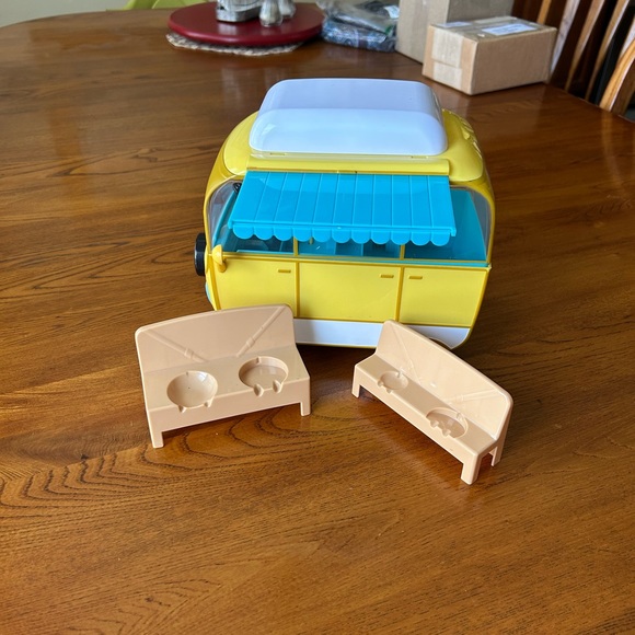 Peppa Pig RV Camper by Jazwares - Picture 10 of 11